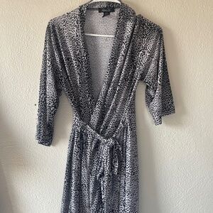 Womens Medium Silk Robe